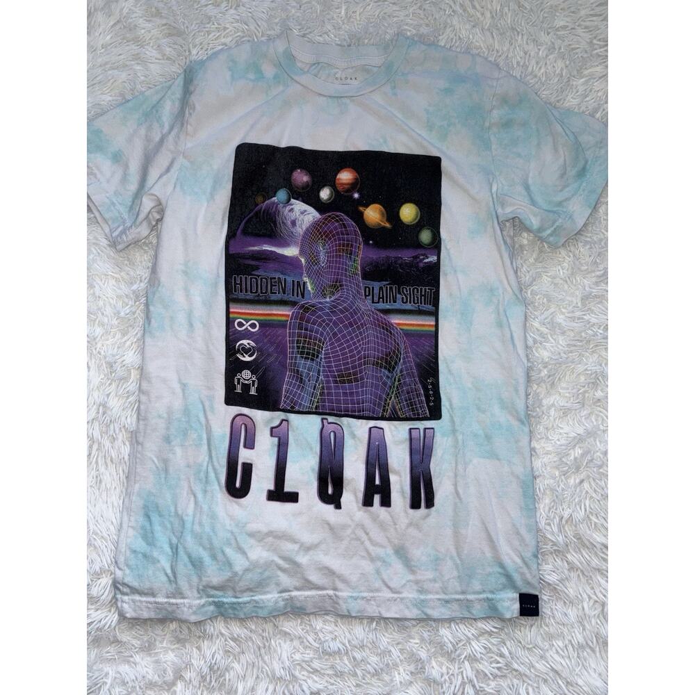 Cloak “Hidden In Plain Sight” Adult Sz. S Fun Design Tee.
